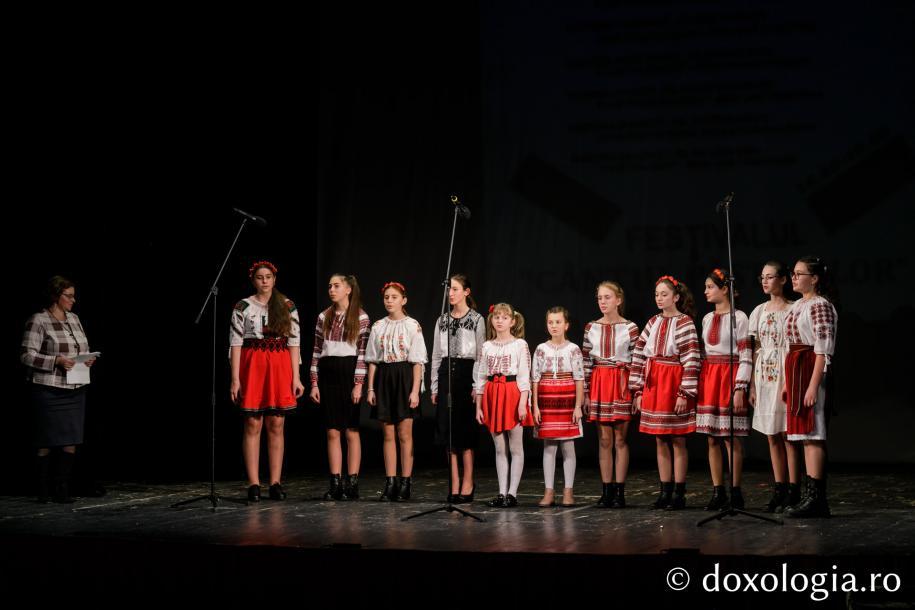 Grupul vocal „Muguri de lumină” de la Școala Gimnazială Ciortești (Foto: pr. Silviu Cluci)