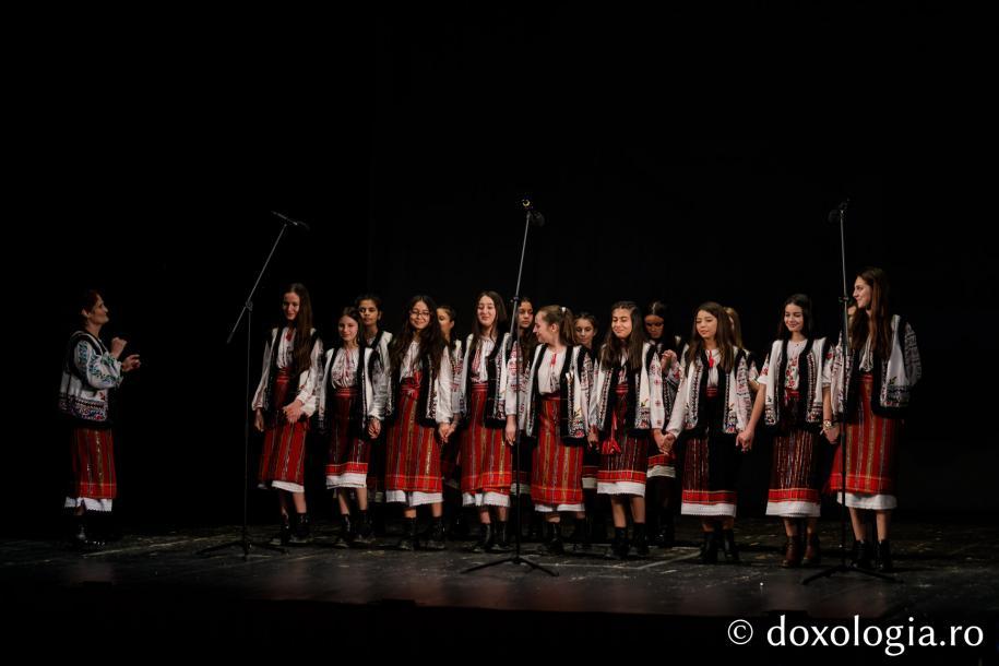 Grupul „Tinerii din Glodeni” (Foto: pr. Silviu Cluci)